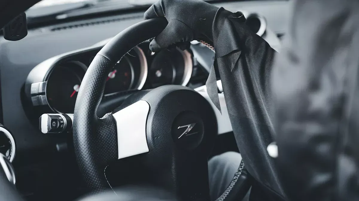 أنواع أدوات التحكم اليدوية للسائقين المعاقين