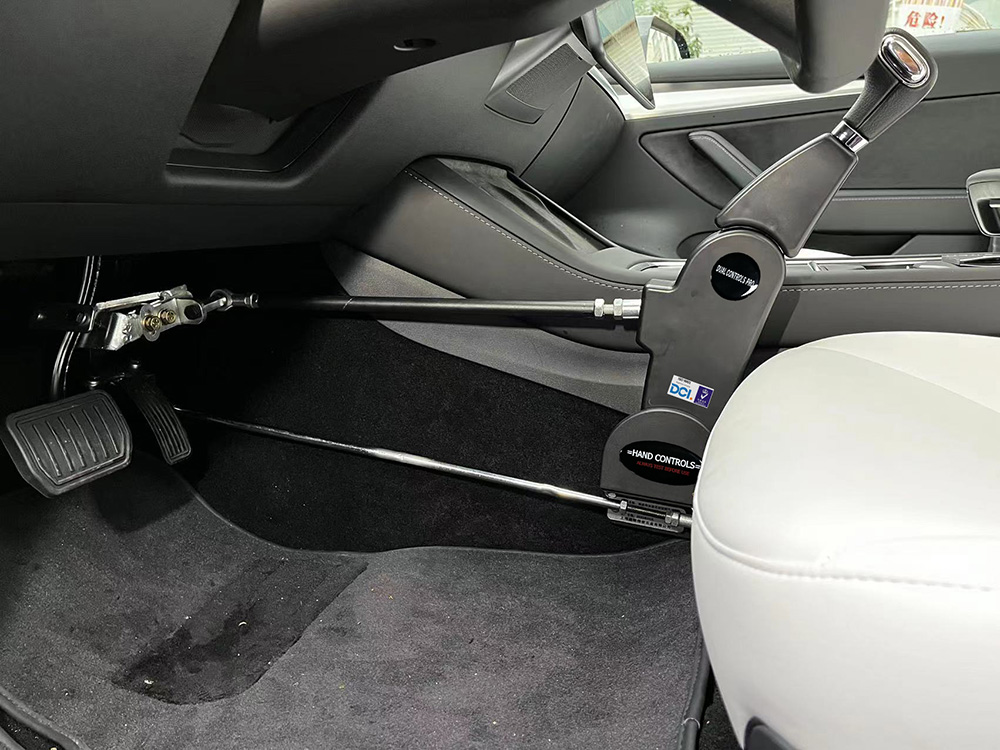 عناصر التحكم في اليد للسيارات